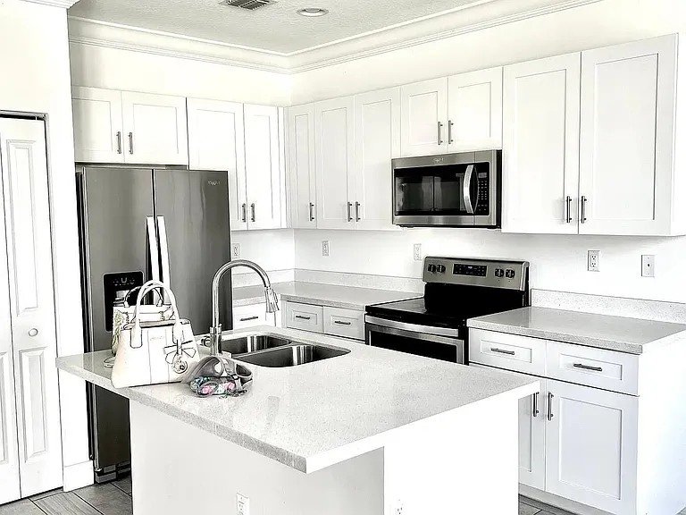 3016 King Palm Way — Photo 8