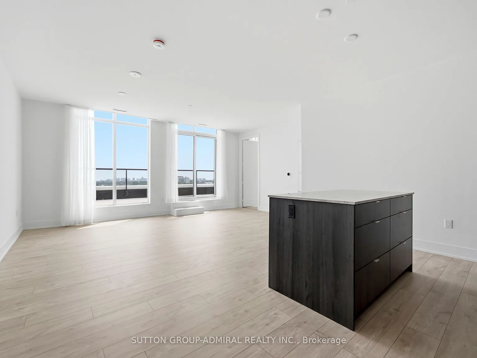 3 bed, $5,225 — Photo 2