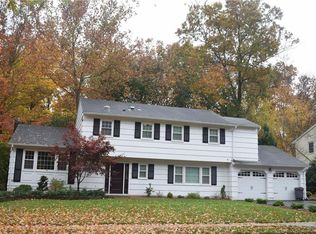 71 Tall Oaks Dr, East Brunswick, NJ
