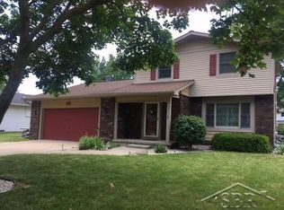 1701 Allendale Dr, Saginaw, MI
