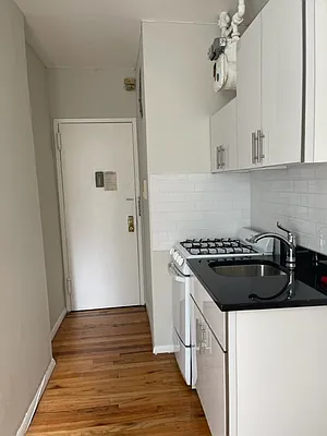 Rented by Landmark Real Estate | media 11