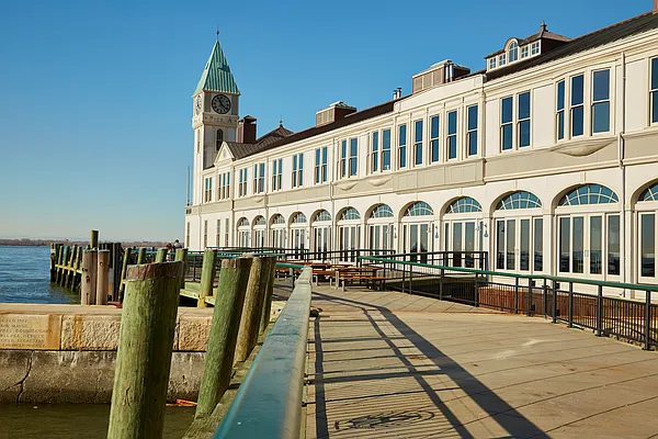 Rented by Compass | media 21