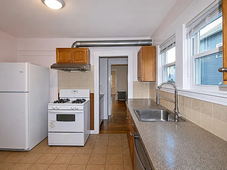 28 Durso Ave #28 — Photo 11