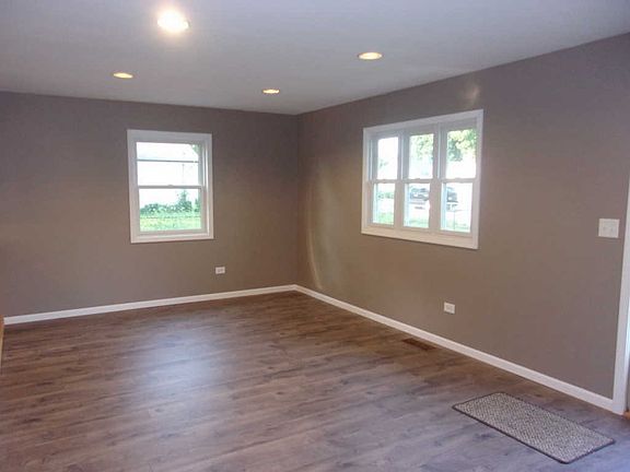 5th image of 3204 Fairview Ave