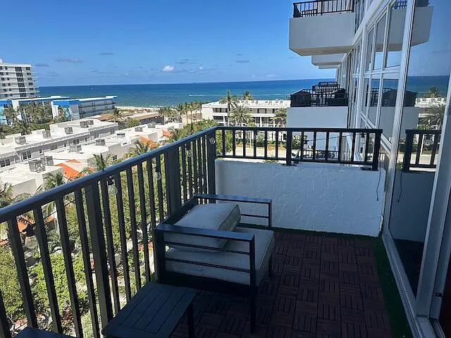 1 bed, 1.0 bath, 700 sqft, $2,400 — Photo 2