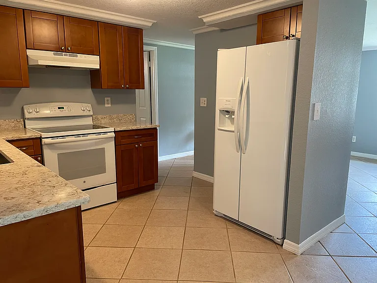 6715 Parkside Dr — Photo 4