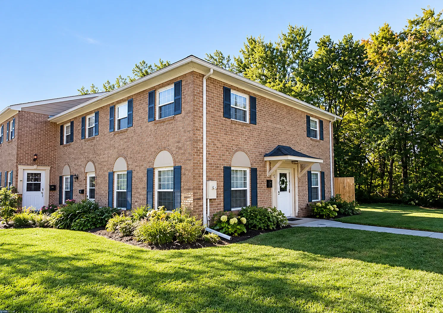 3 bed, 2.5 bath, 1140 sqft, $2,995 — Photo 1