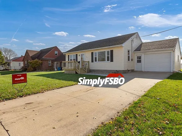 715 2nd St, De Witt, IA 52742