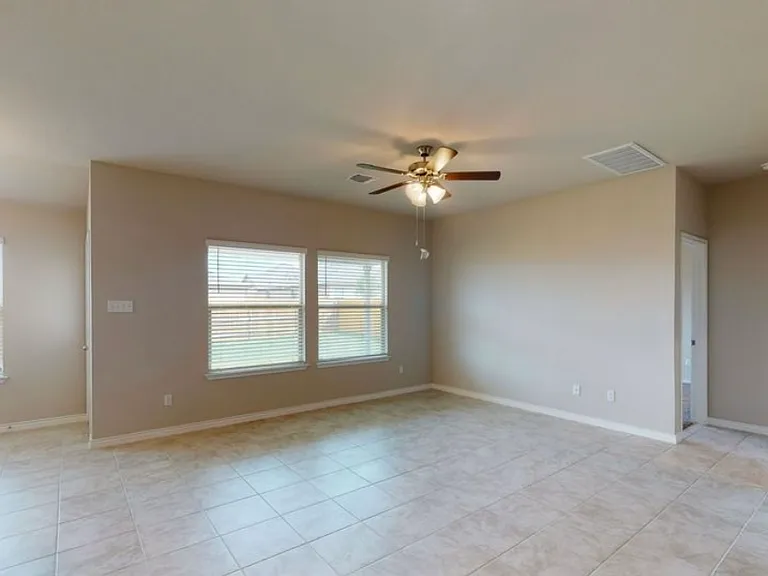 9105 Alabama Ave — Photo 4