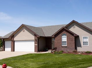 12228 S 219th Cir, Gretna, NE 68028