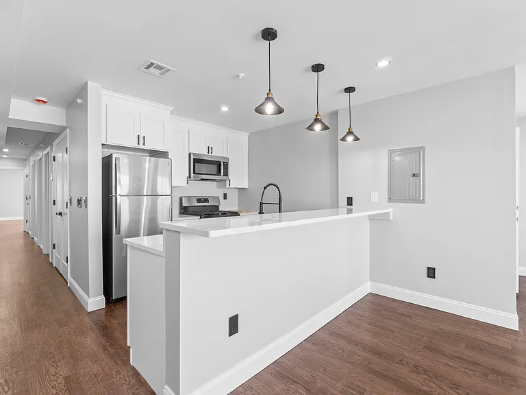 481 15th Ave #2 — Photo 4