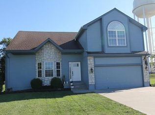 611 Ripley Ct, Raymore, MO 64083