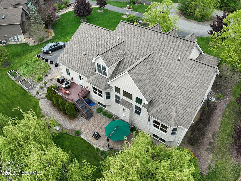 3rd image of 10 Seneca Road