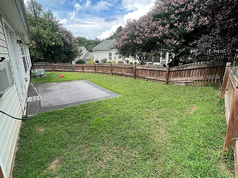 2445 Somerset Place Dr — Photo 3