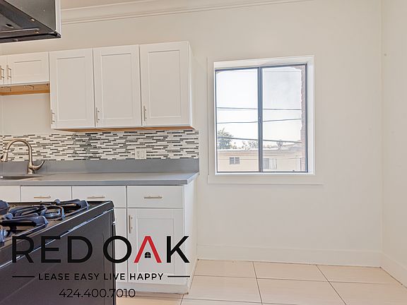 5th image of 238 1/4 S Mariposa Ave #205