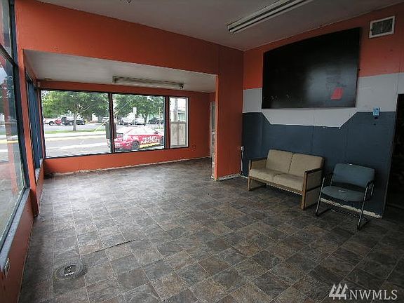 4th image of 9601 Gravelly Lake Dr SW