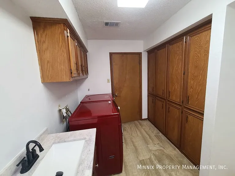 4005 Saint Andrews Dr — Photo 49