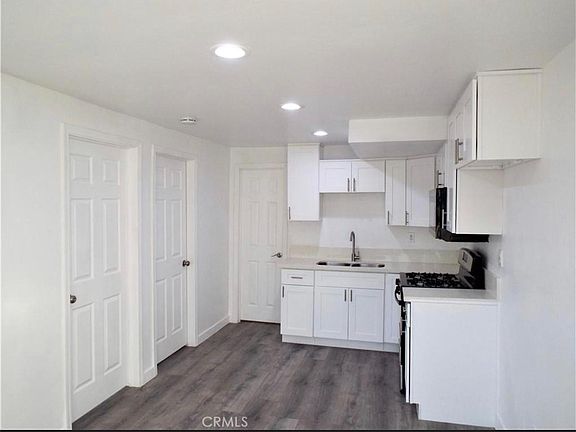 4th image of 4345 Florence Ave #1