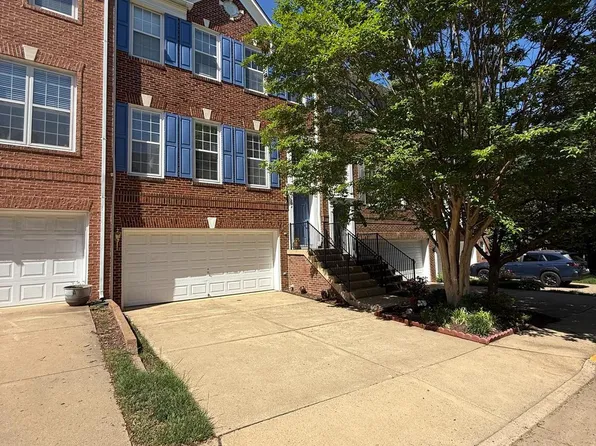 9354 Deer Glen Ct, Fairfax, VA 22031