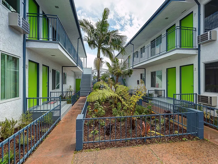 Pine Crest Apartments — Photo 10