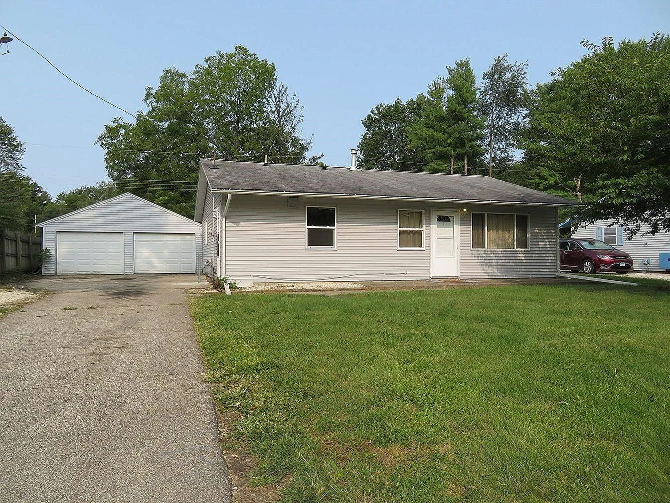 1715 Tara Dr photo 1