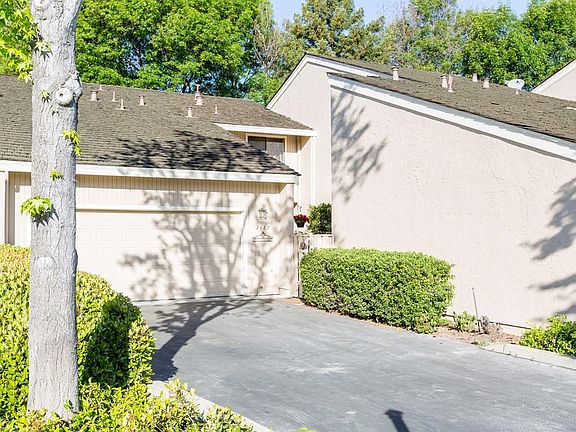 2nd image of 2487 Golf Links Cir