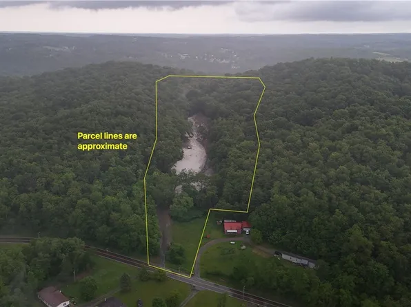 44318 10th Street Ext, Wellsville, OH 43968