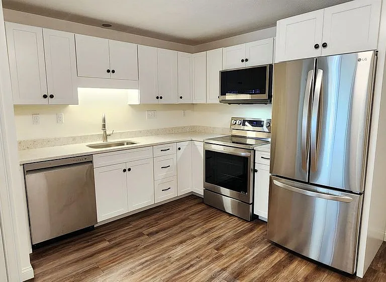 467 High St #4 — Photo 3