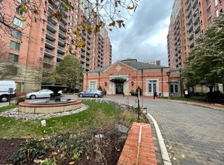 11710 Old Georgetown Rd APT 521, North Bethesda, MD 20852