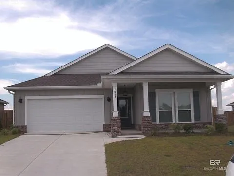 1036 Hayward Loop