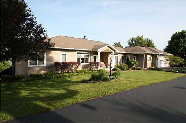 1st image of 4571 Vista Dr