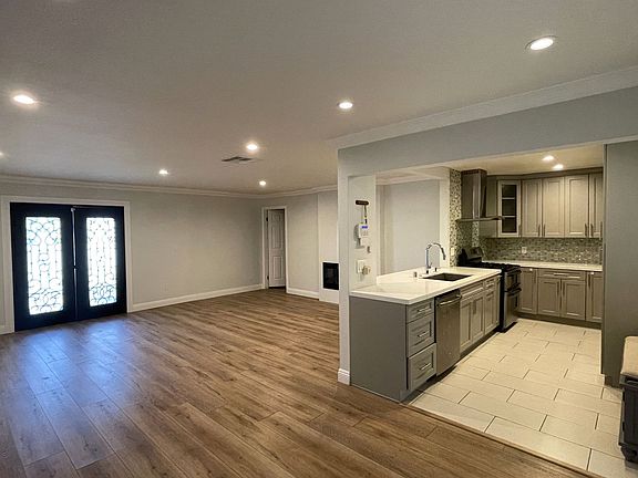 4th image of 9752 Monogram Ave