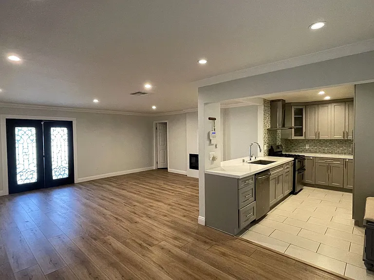9752 Monogram Ave — Photo 4