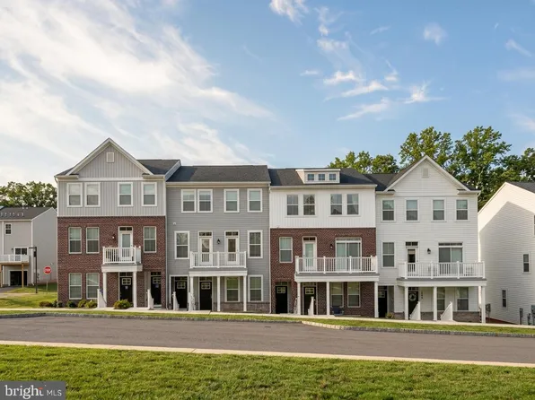 2 Zinc Ln, Phoenixville, PA 19460