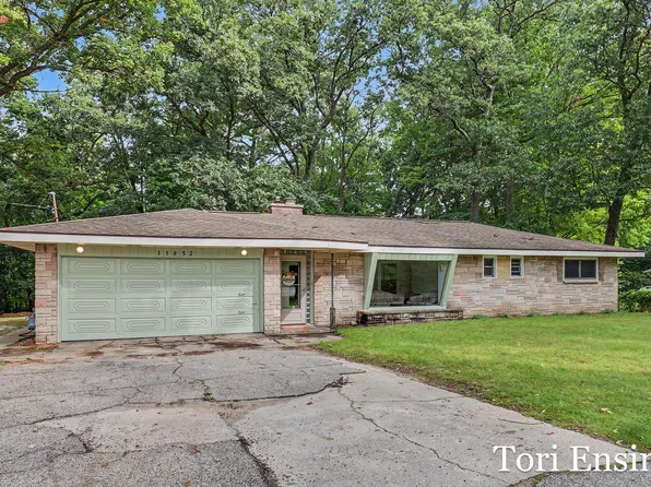 11852 W Carson City Rd, Greenville, MI 48838