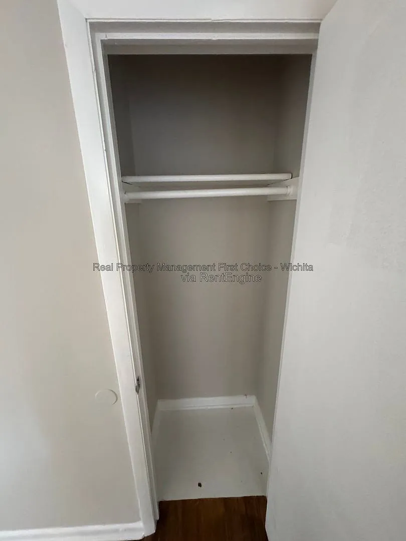 2 bed, 1.0 bath, 800 sqft, $725 — Photo 3