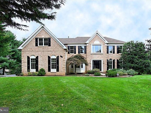 2nd image of 1107 Amanda Dr