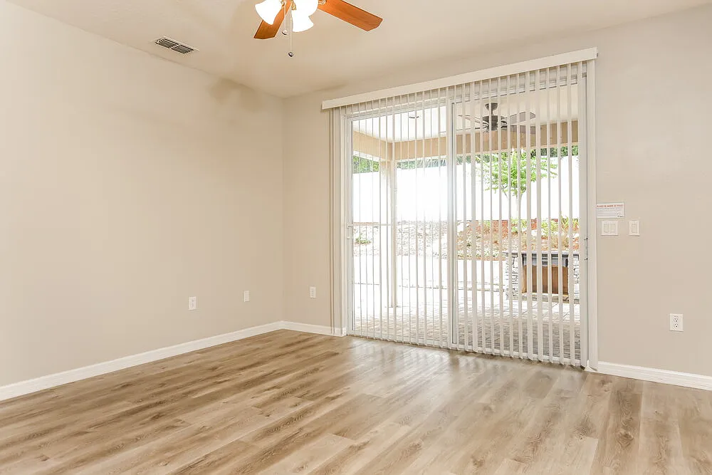 3 bed, 2.0 bath, 1752 sqft, $2,295 — Photo 3