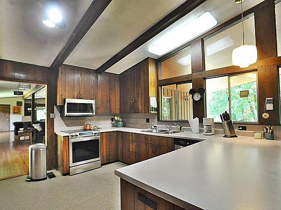 5th image of 510 Hillcrest Dr