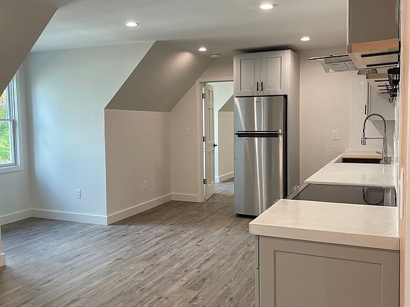 Included refrigerator with icemaker