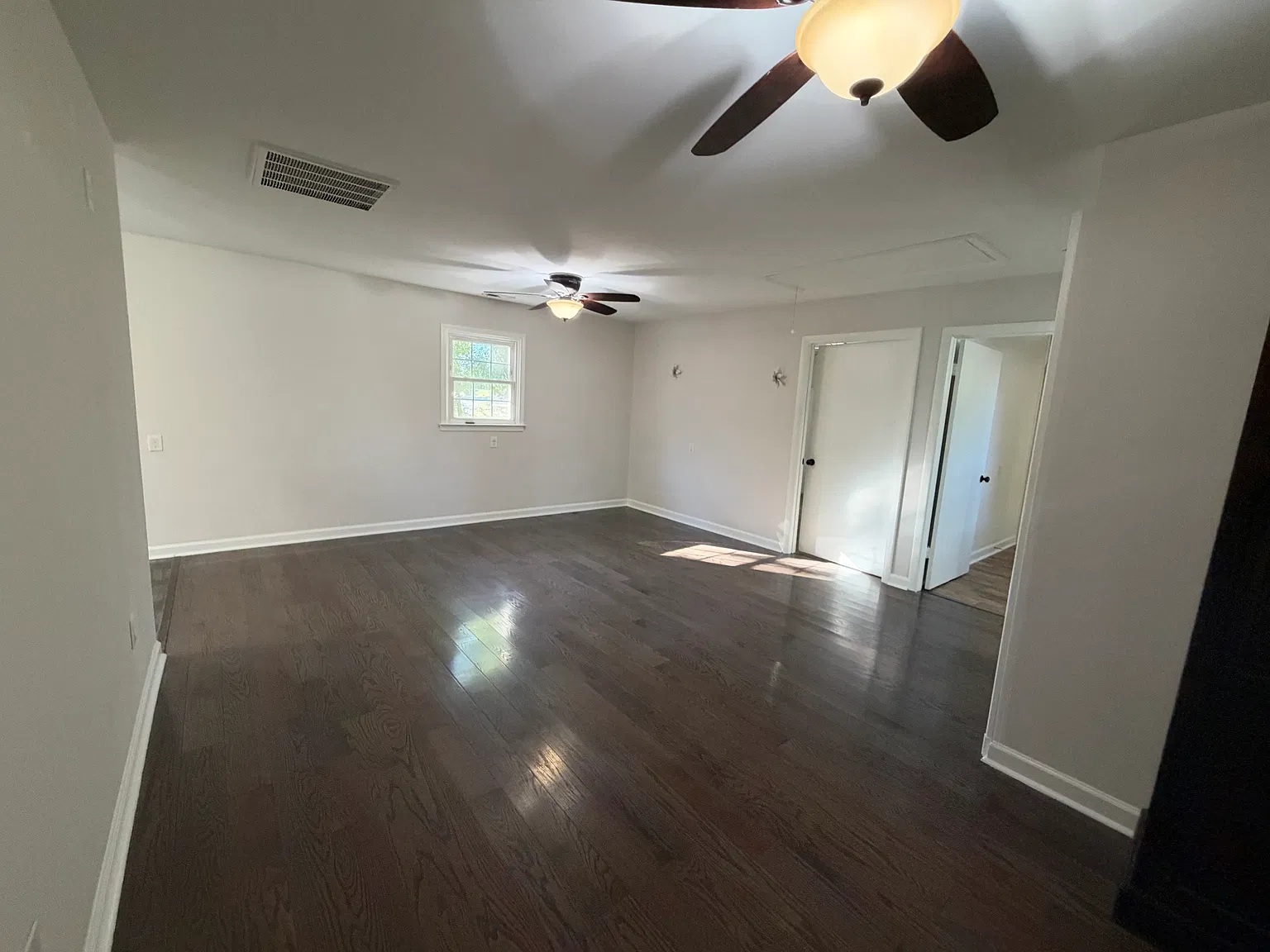 2 bed, 960 sqft, $1,500 — Photo 2