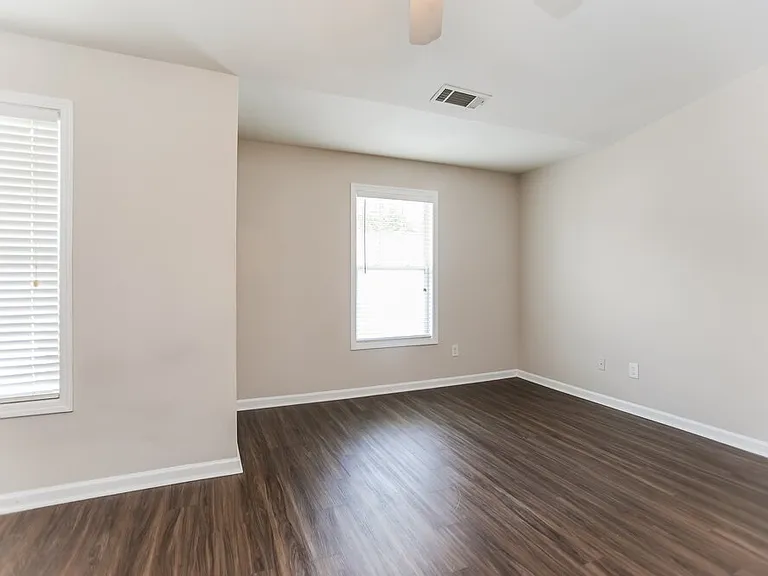 2044 Lakeshore Overlook Dr NW — Photo 9