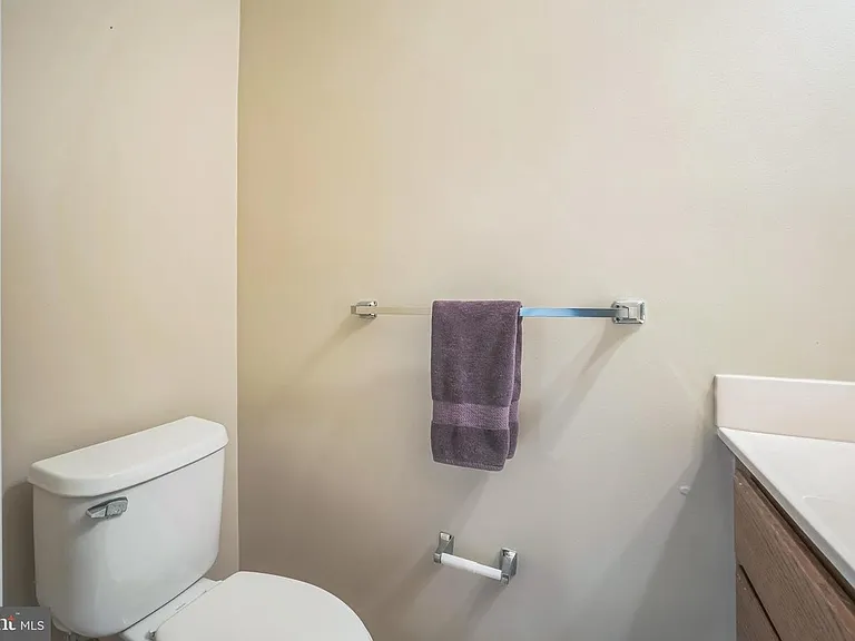 11551 Laurel Lake Sq — Photo 25