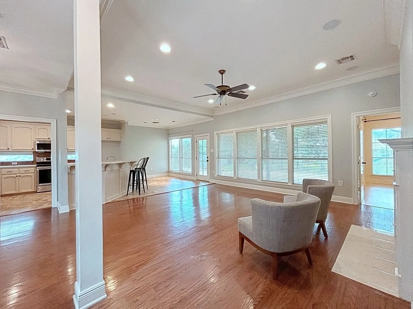 Spacious 3 Bedroom Home with Large Fenced Yard & Covered Patio — Photo 4