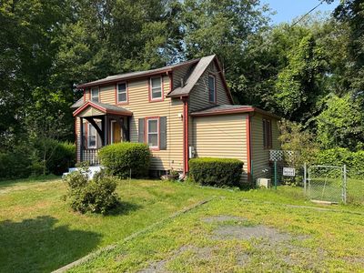 260 1/2 Davis St, Greenfield, MA, 01301