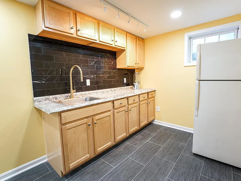 6807 Huntsman Blvd — Photo 7