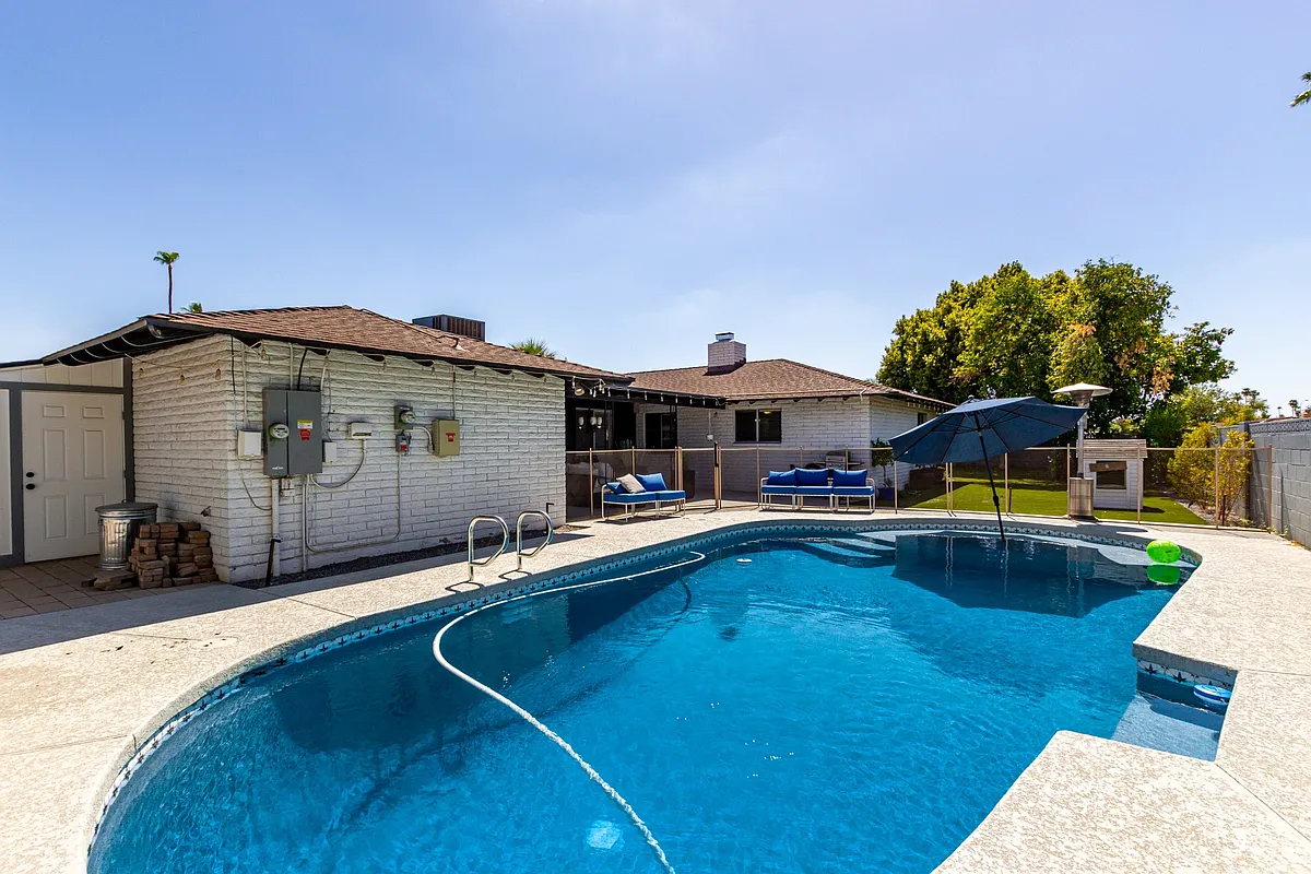 Building Photo - 2042 E Laguna Dr #1-4