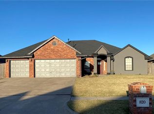 820 Golden Pond Dr, Yukon, OK 73099