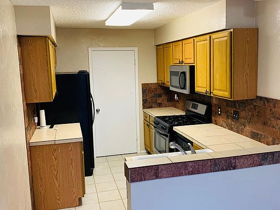 4th image of 1020 Royal Vista Dr