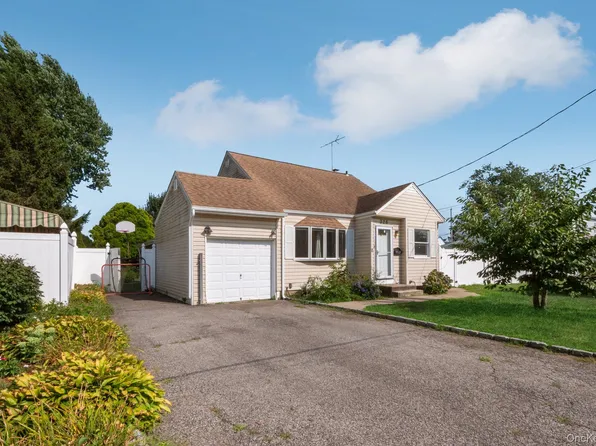 328 Henry Street, Bethpage, NY 11714